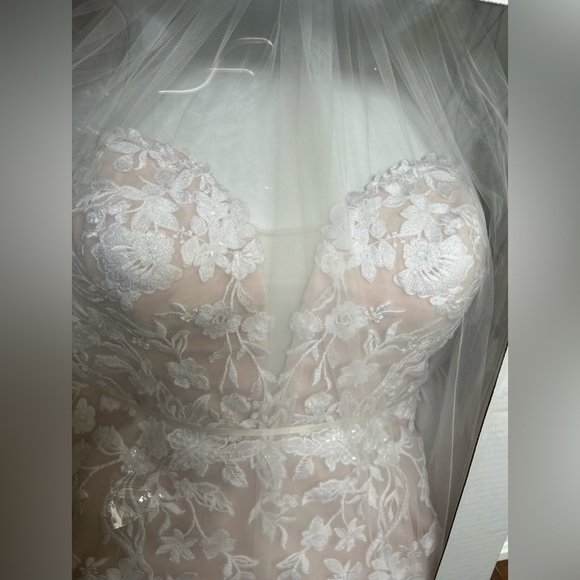 Beautiful light pink mermaid wedding dress - Picture 3 of 5